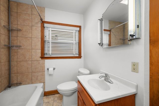 3049 38th Street, Rock Island, IL 61201