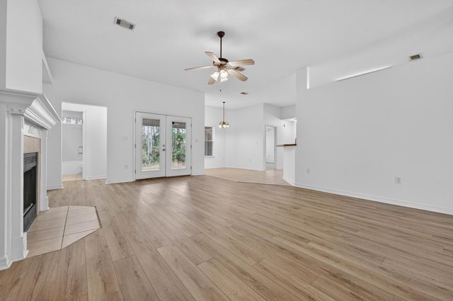 1957 Eagle Lane, Navarre, FL 32566