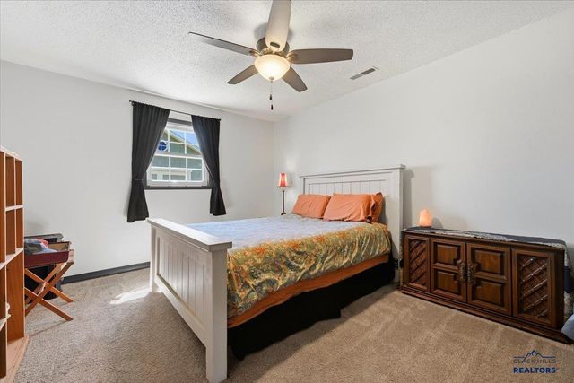 133 E ST FRANCIS, Rapid City, SD 57701