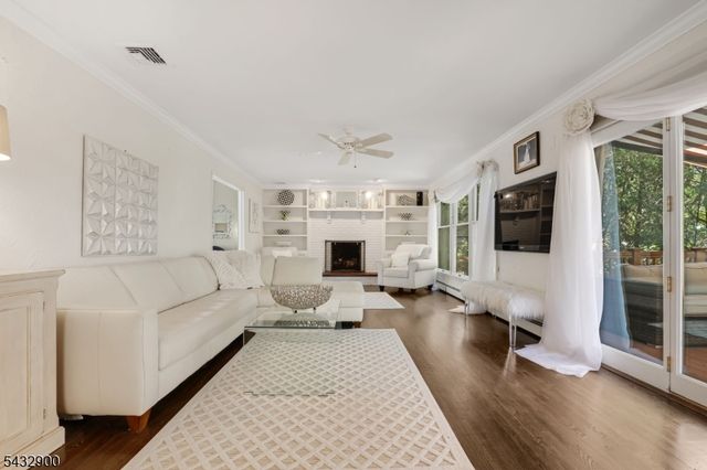 6 Kristen Ct, Wayne Twp., NJ 07470
