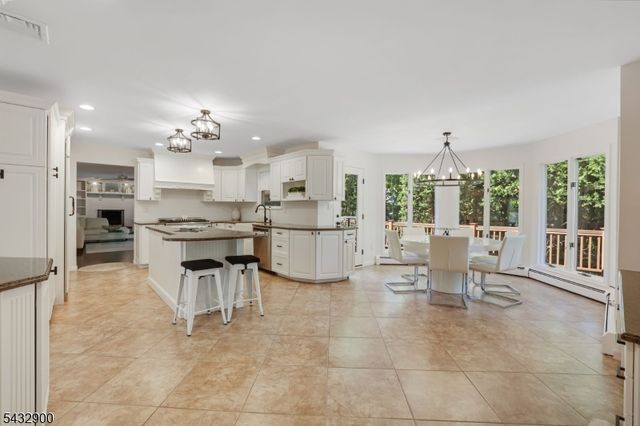6 Kristen Ct, Wayne Twp., NJ 07470