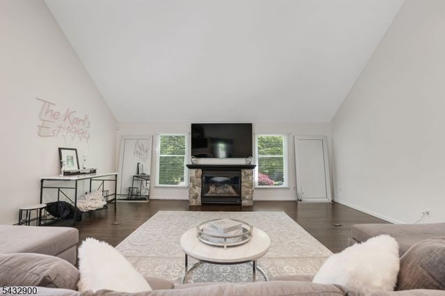 6 Kristen Ct, Wayne Twp., NJ 07470