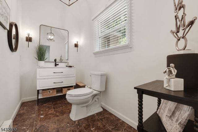 6 Kristen Ct, Wayne Twp., NJ 07470