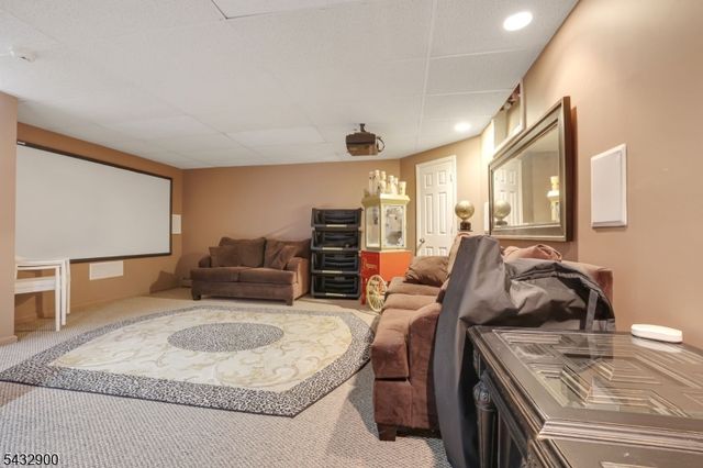 6 Kristen Ct, Wayne Twp., NJ 07470