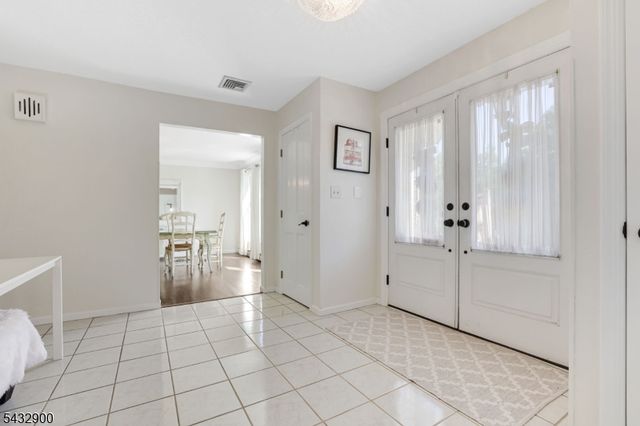 6 Kristen Ct, Wayne Twp., NJ 07470
