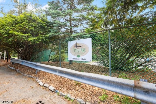6 Kristen Ct, Wayne Twp., NJ 07470