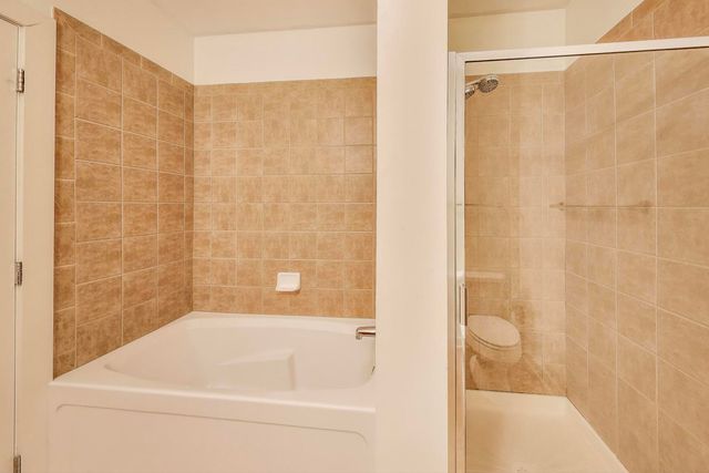 2235 W Maypole Avenue 101, Chicago, IL 60612