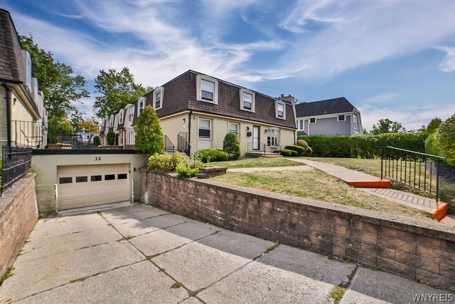 32 Bernhardt Drive 10, Amherst, NY 14226