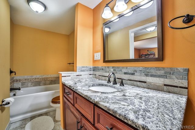 32 Bernhardt Drive 10, Amherst, NY 14226