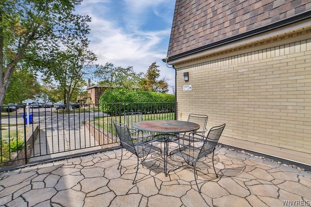 32 Bernhardt Drive 10, Amherst, NY 14226