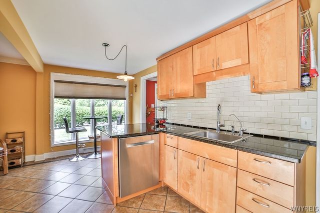 32 Bernhardt Drive 10, Amherst, NY 14226