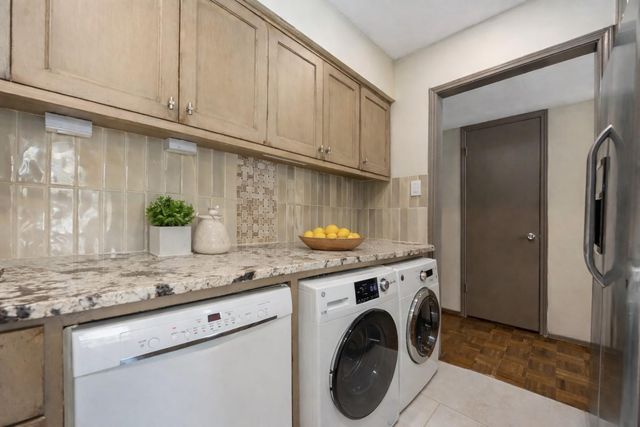 470 N Post Oak Lane 470, Houston, TX 77024