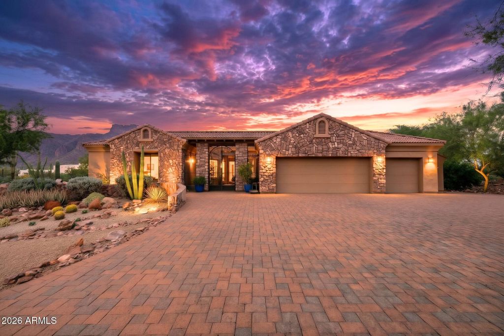 1135 S BROADWAY Lane, Gold Canyon, AZ 85119 — photo 2