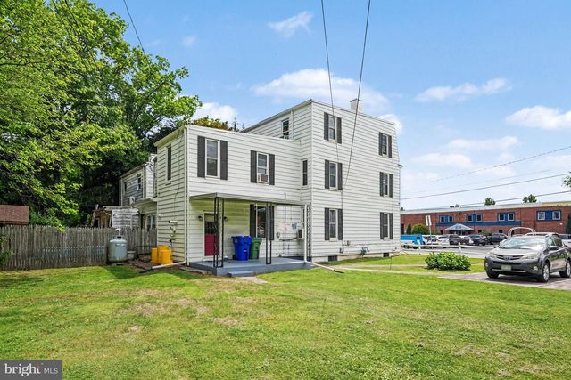 104 MILLERS LN, Harrisburg, PA 17110