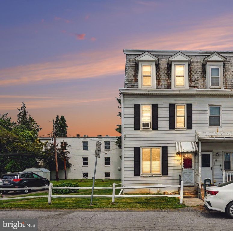 104 MILLERS LN, Harrisburg, PA 17110