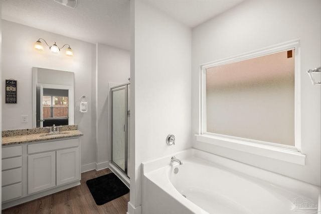 1997 Noleka Ct, Navarre, FL 32566