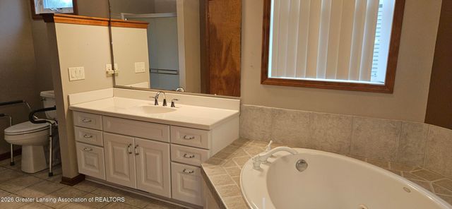2353 Sapphire Lane, East Lansing, MI 48823