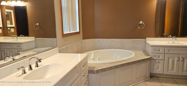 2353 Sapphire Lane, East Lansing, MI 48823