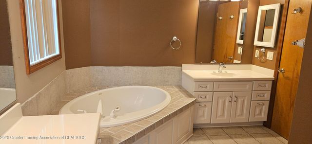 2353 Sapphire Lane, East Lansing, MI 48823