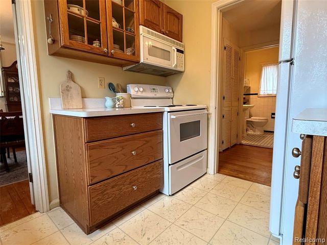 9900 Cranston Street, Livonia, MI 48150