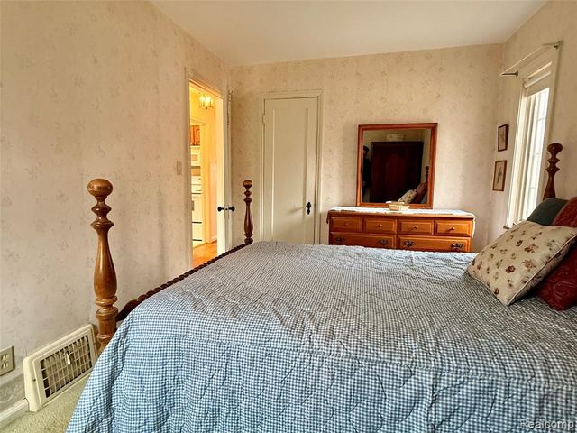 9900 Cranston Street, Livonia, MI 48150