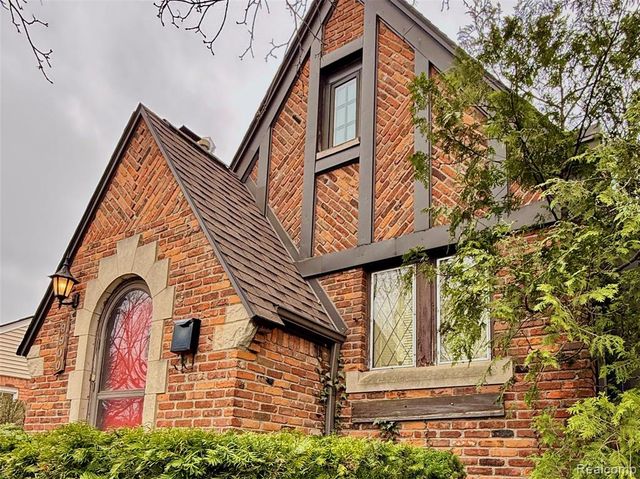 9900 Cranston Street, Livonia, MI 48150