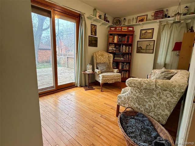 9900 Cranston Street, Livonia, MI 48150