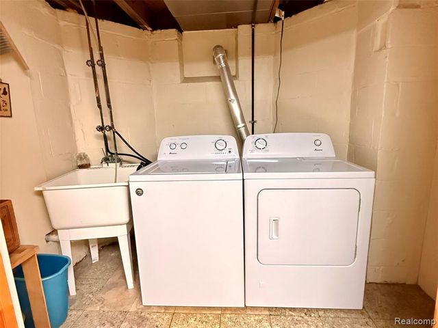 9900 Cranston Street, Livonia, MI 48150