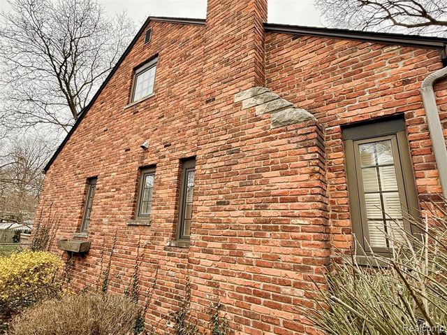 9900 Cranston Street, Livonia, MI 48150