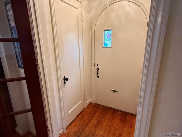 9900 Cranston Street, Livonia, MI 48150