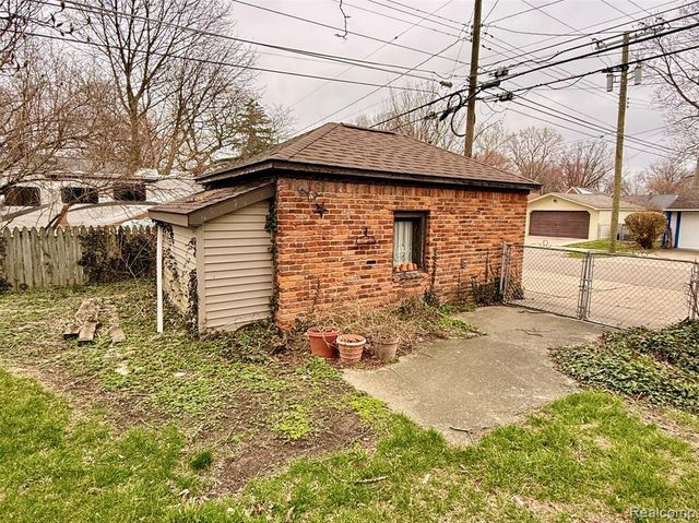 9900 Cranston Street, Livonia, MI 48150