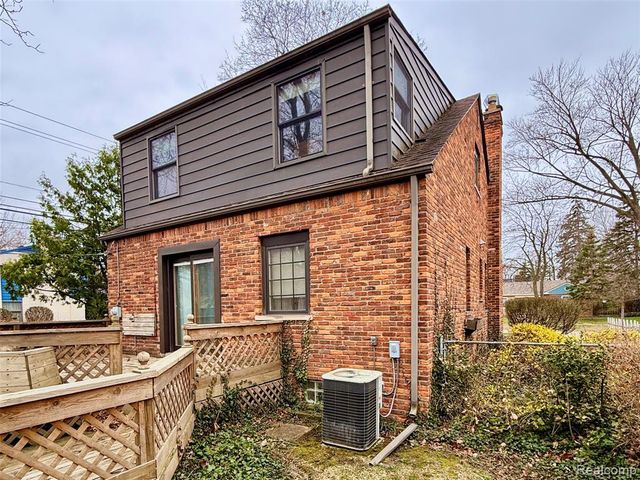 9900 Cranston Street, Livonia, MI 48150