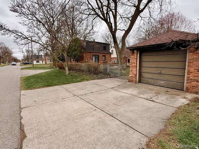 9900 Cranston Street, Livonia, MI 48150