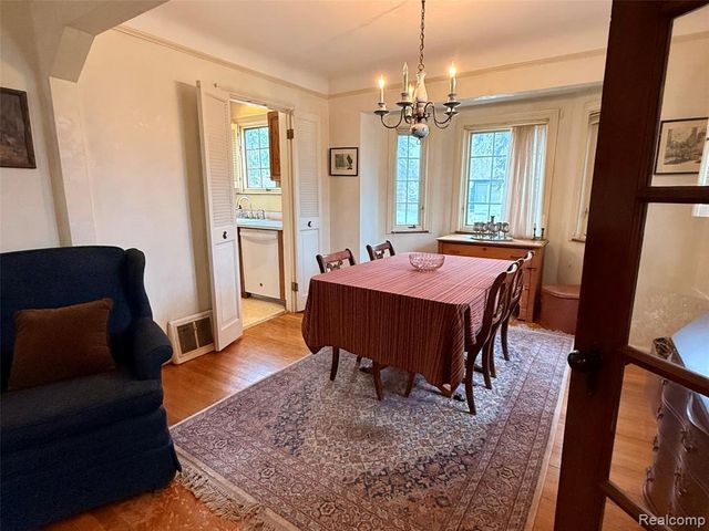 9900 Cranston Street, Livonia, MI 48150