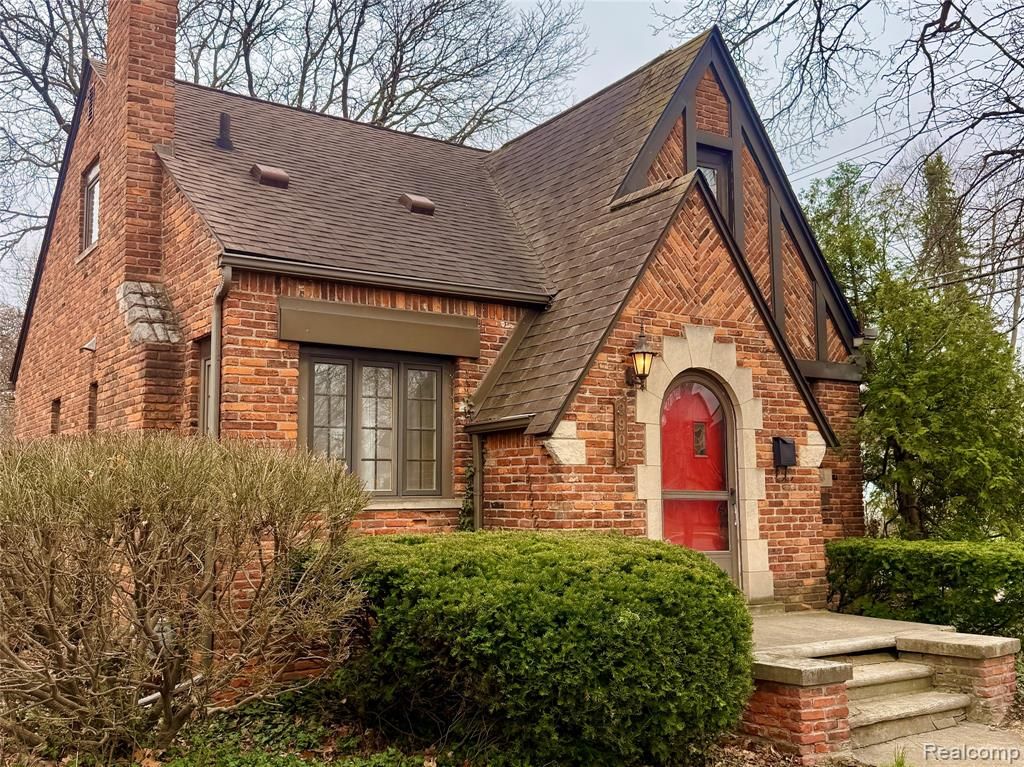 9900 Cranston Street, Livonia, MI 48150