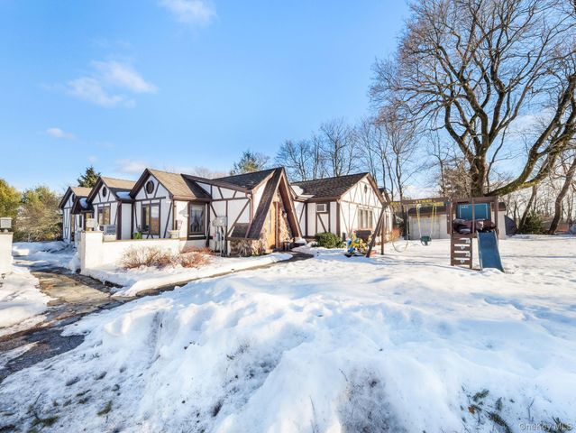 4 Lambros Drive, Monroe, NY 10950