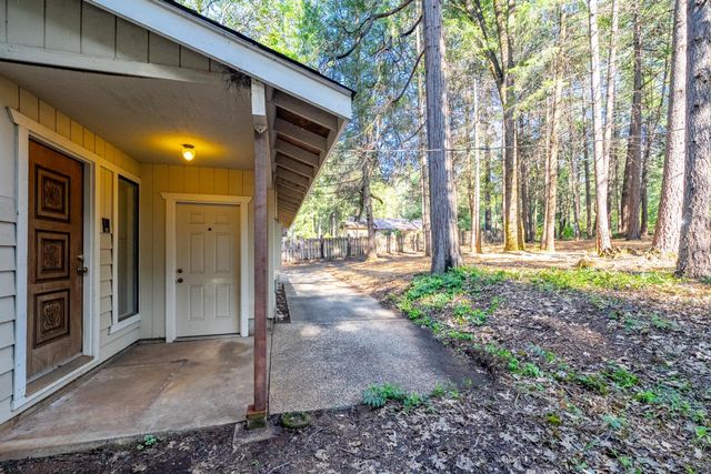 22945 Foresthill Rd, Foresthill, CA 95631