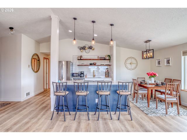 37005 SUTTON Way, Cloverdale, OR 97112