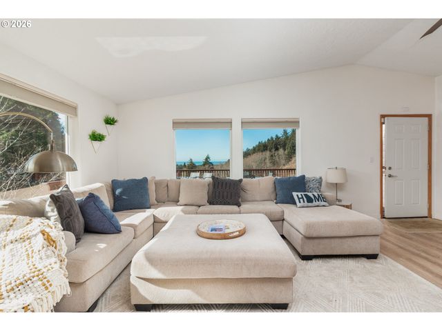 37005 SUTTON Way, Cloverdale, OR 97112