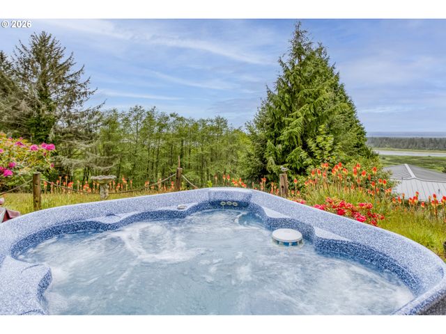 37005 SUTTON Way, Cloverdale, OR 97112