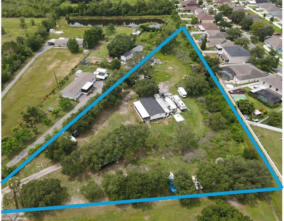 Image 4 of property listing at 4122 HIGH PLAINS LANE, Kissimmee, FL 34744