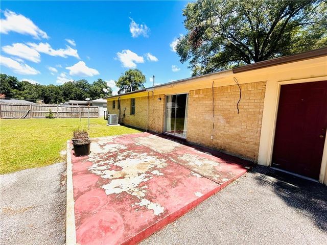 5519 2nd Street, Satsuma, AL 36572