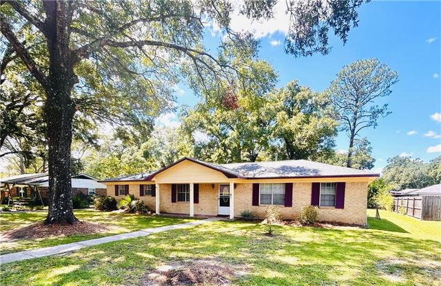 5519 2nd Street, Satsuma, AL 36572