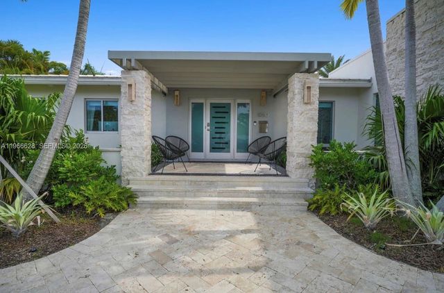 1050 Jefferson St, Hollywood, FL 33019