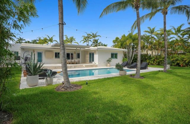 1050 Jefferson St, Hollywood, FL 33019