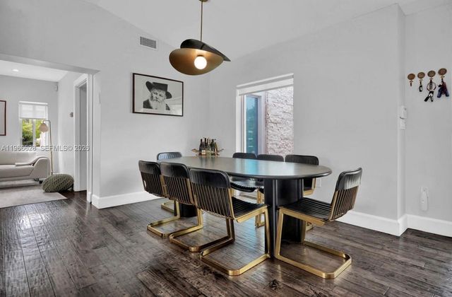 1050 Jefferson St, Hollywood, FL 33019