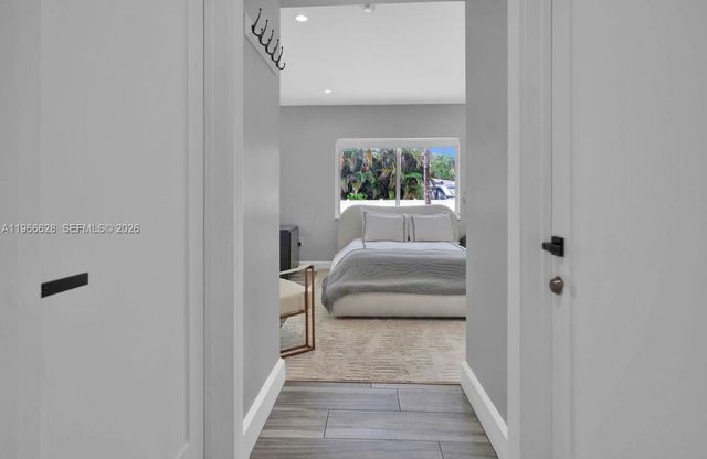 1050 Jefferson St, Hollywood, FL 33019