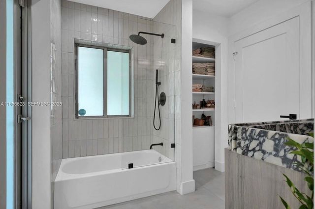 1050 Jefferson St, Hollywood, FL 33019