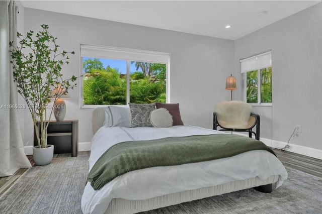 1050 Jefferson St, Hollywood, FL 33019