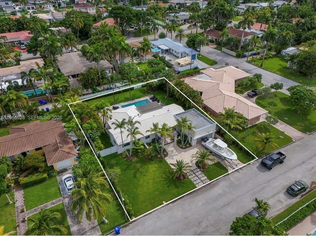 1050 Jefferson St, Hollywood, FL 33019